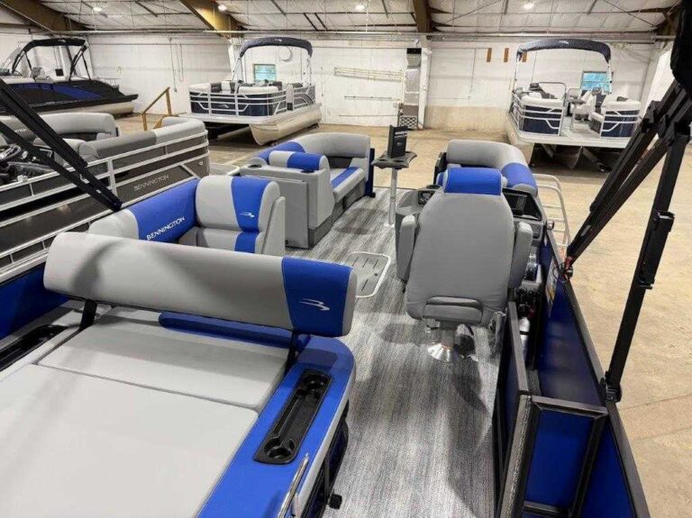 2026 Bennington 22SSB - SPS - Blackout US-ETWS7214G526 [photo 19]